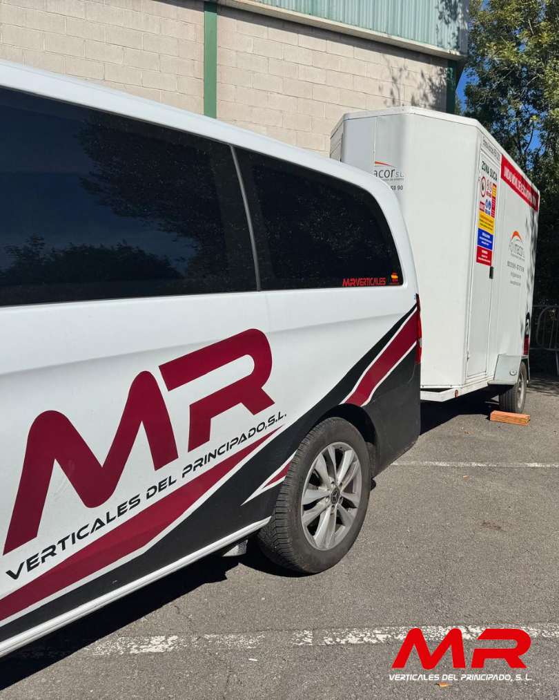 Unidad móvil de descontaminación para la retirada de amianto - MR Verticales del Principado